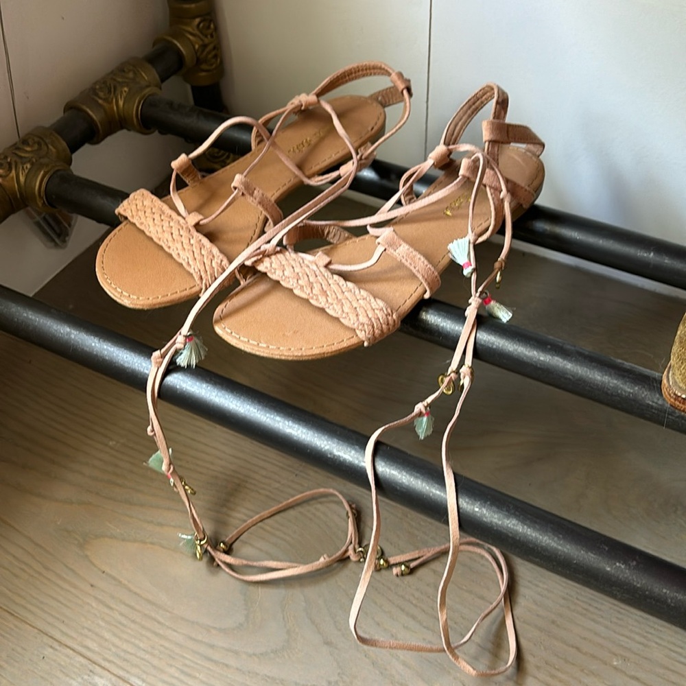 Alrar’d State Sandals